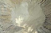 Liebesnachricht im Krater von Vulcano, Italien.
