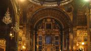Durch den Schmuck nach Ideen Gaudís wirkt die Kirche wie eine Schatzkammer.